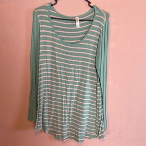 Lularoe stripped long sleeve nightgown top simply Comfortable